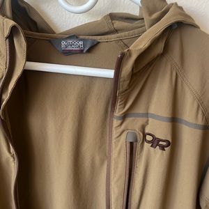 Outdoor research wind shell. Large